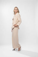 Costum cu pantalon si sacou lejer Nude