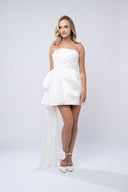 Rochie mini din matase cu funda oversized si trena laterala