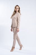 Costum bej cu guler tunica si pantaloni conici