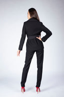 Costum elegant cu insertii din matase