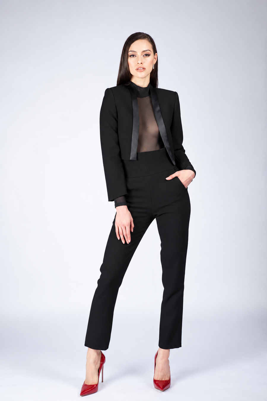 Sacou negru cropped cu detalii din satin de matase