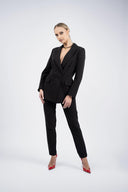 Costum  negru cu sacou drept si pantaloni conici