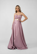 Rochie lunga cu bust drapat si talie accentuata