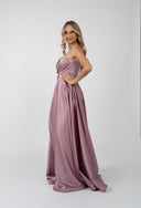 Rochie lunga cu bust drapat si talie accentuata