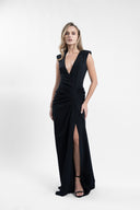 Rochie lunga cu decolteu adanc si slit