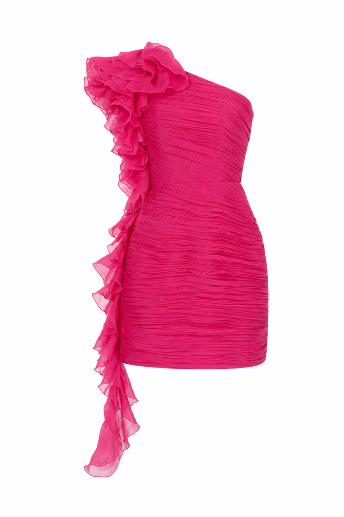 One-shoulder dress with spectacular ruffles