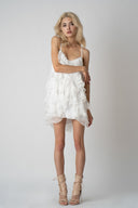 Rochie mini Lucky White cu volane din amestec de matase