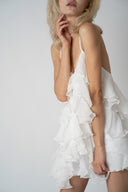Rochie mini Lucky White cu volane din amestec de matase