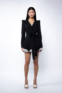 Rochie sacou neagra cu volan din matase si semi-portjartier