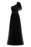 Rochie asimetrica din matase peliculizata cu un umar accesorizat