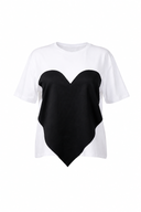 Tricou cu aplicatie in forma de inima